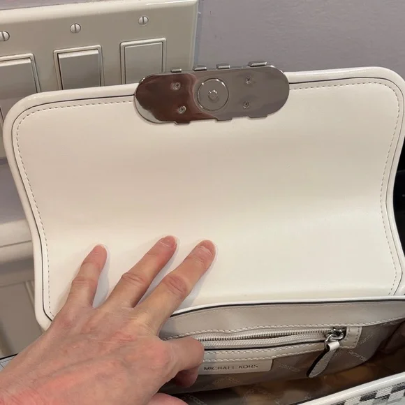 NWOT Michael Kors Sequin Silver and White Bag - Picture 9 of 16